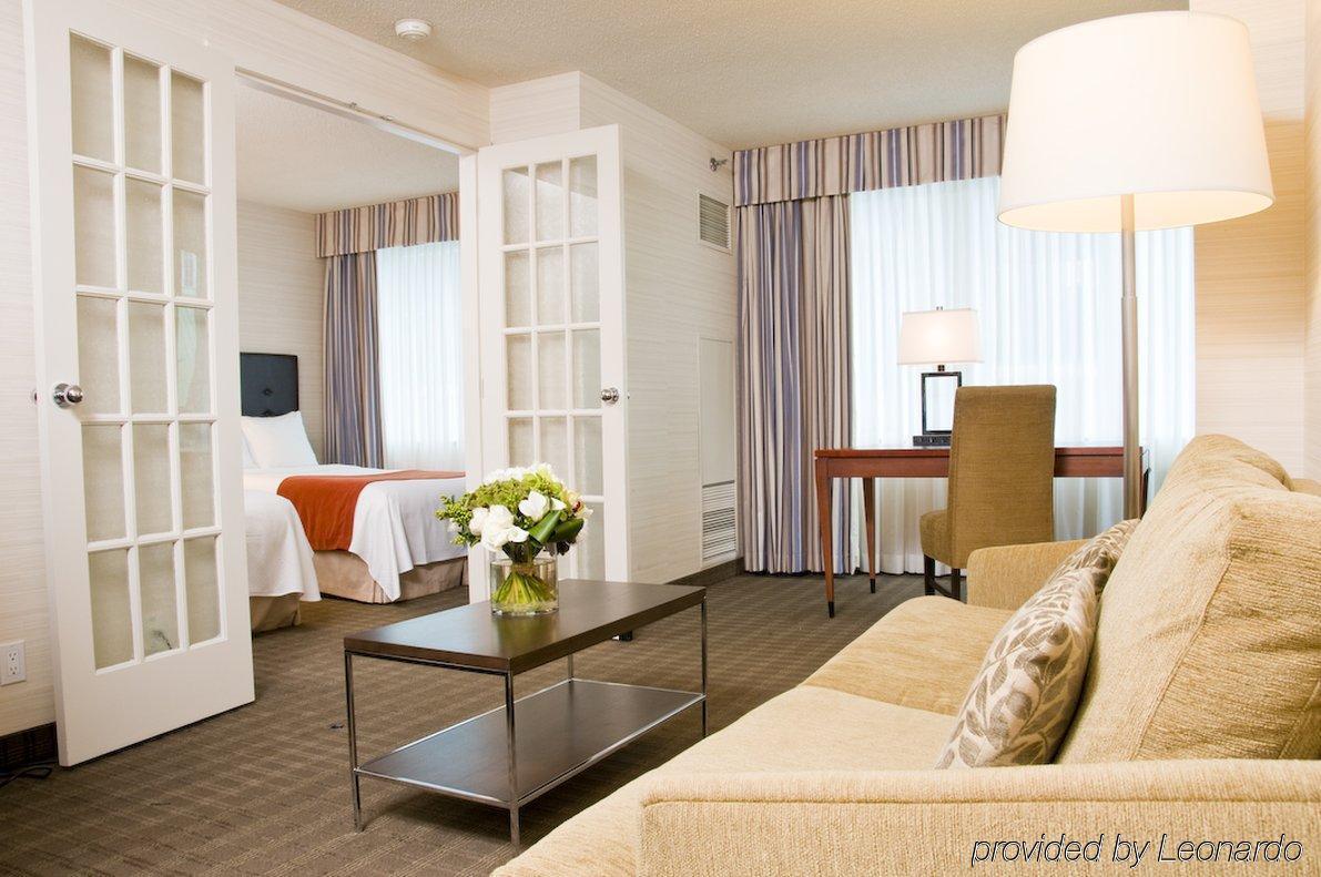 Cambridge Suites Торонто Екстериор снимка