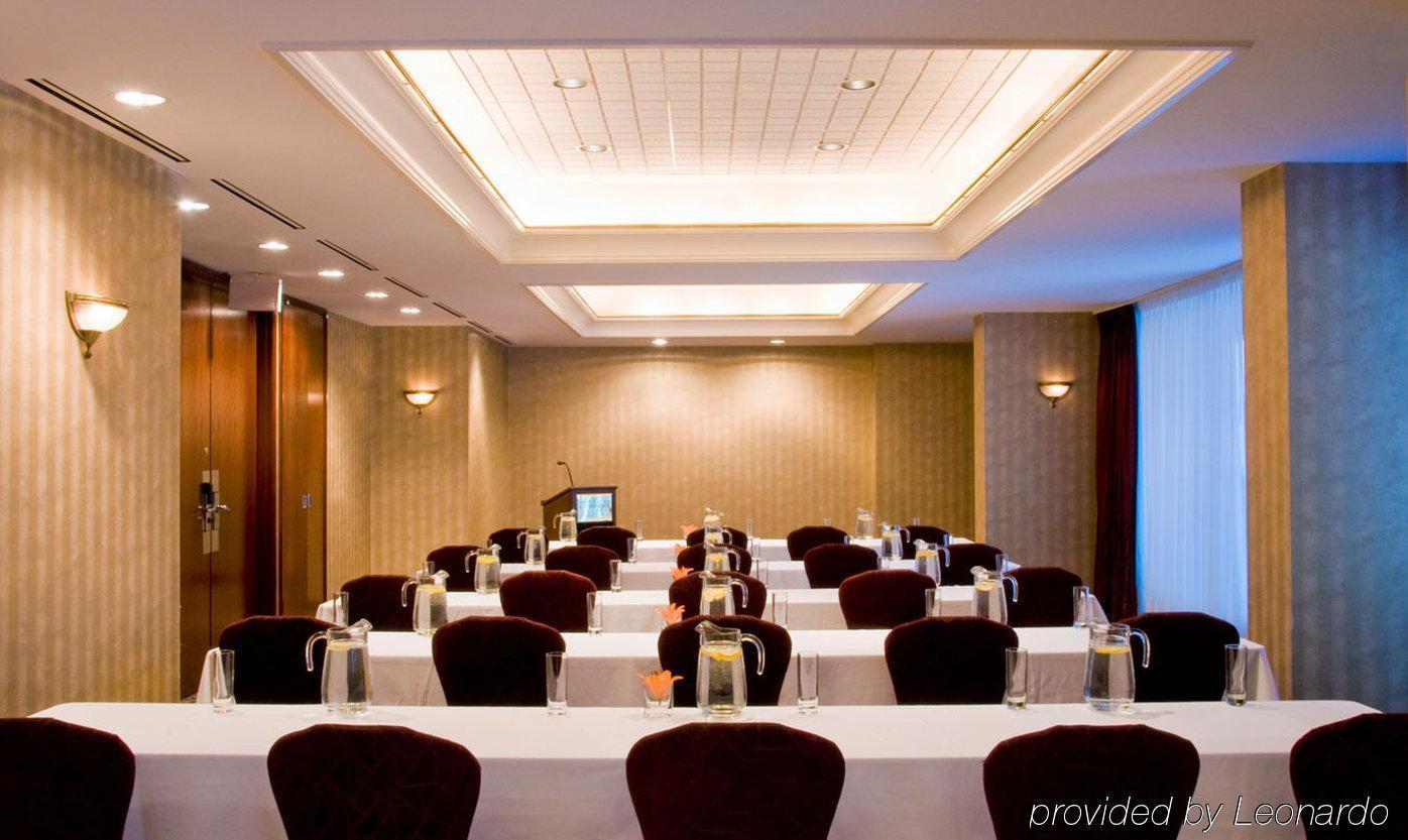 Cambridge Suites Торонто Екстериор снимка