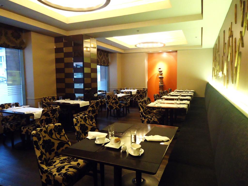 Cambridge Suites Торонто Екстериор снимка