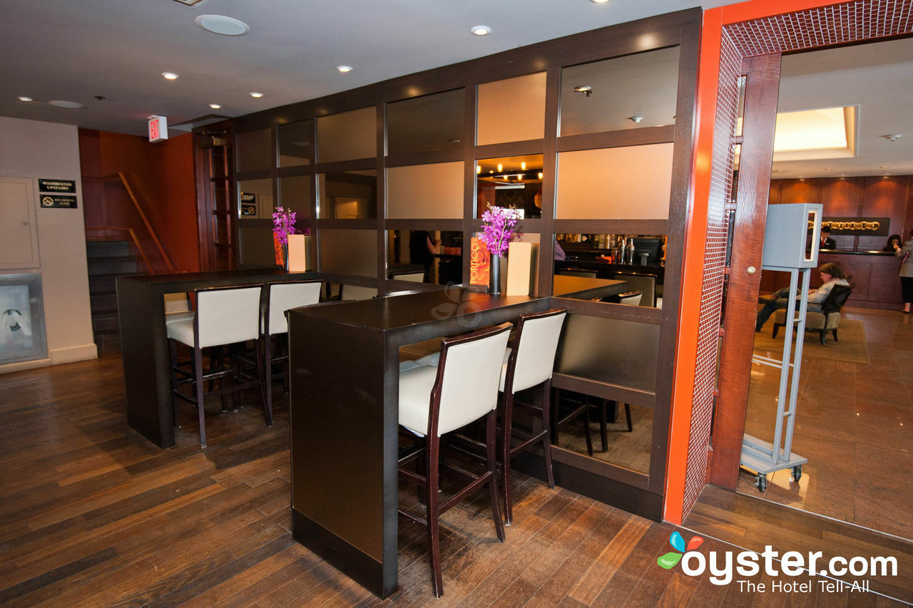 Cambridge Suites Торонто Екстериор снимка